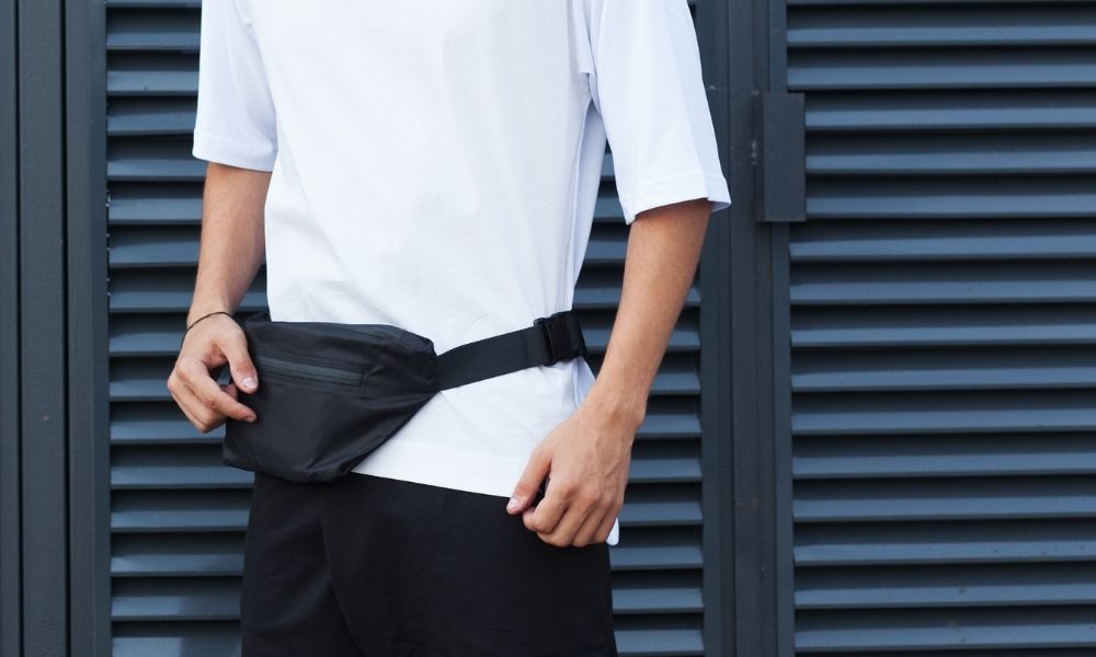 Benefits of Adding Traveling Fanny Packs To Your Shop